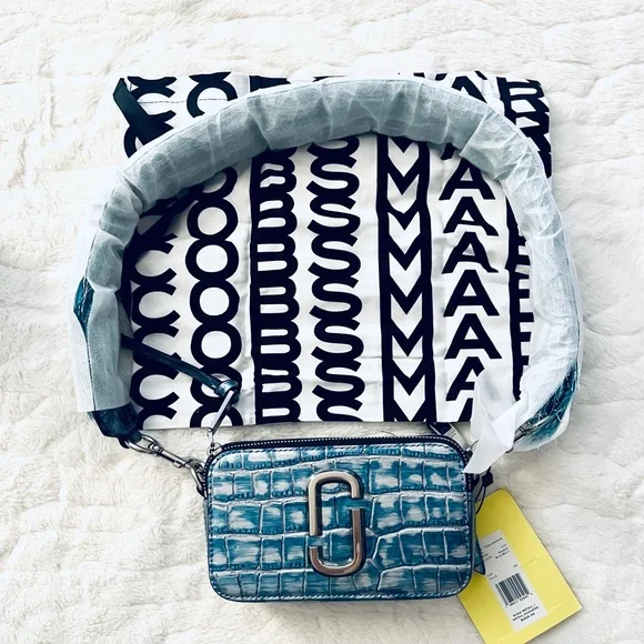 MARC JACOBS Snapshot
Bag Blue 'The Croc - Color: HARBOR BLUE with dust bag🔥🔥🔥 - Picture 3 of 14